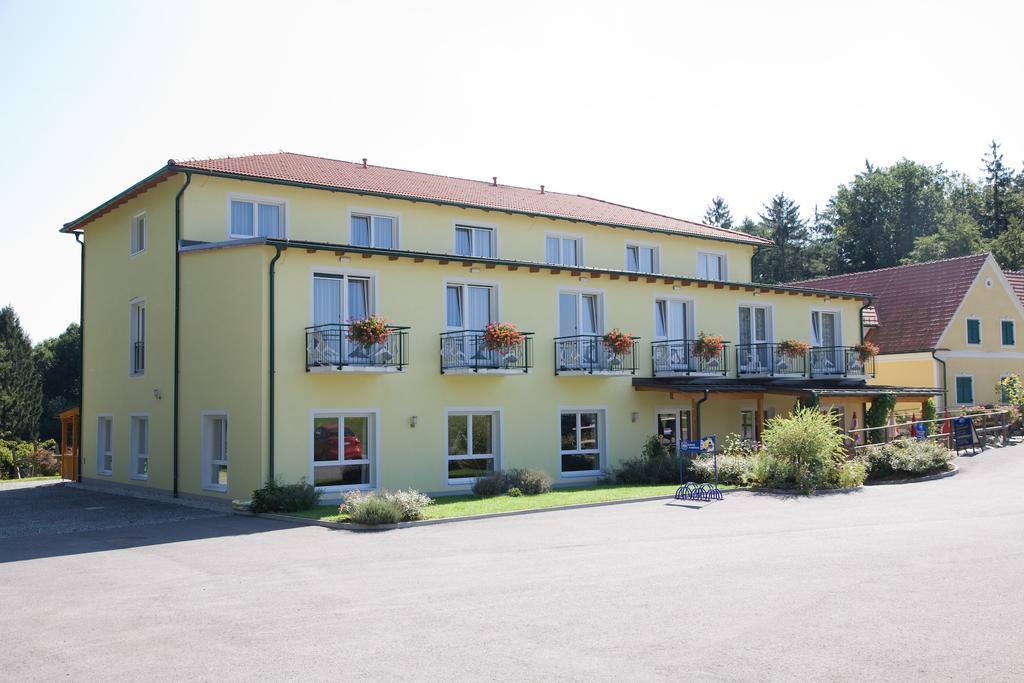 Bad Blumauerhof Hotel Exterior photo